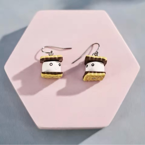 Adorable Marshmallow Sandwich Cookie Dangle Earrings - Picture 3 of 5